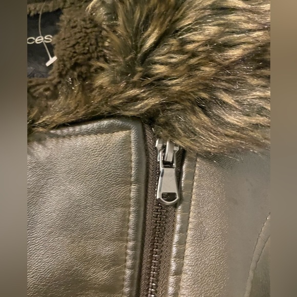 leather/ faux fur vest - Picture 7 of 12